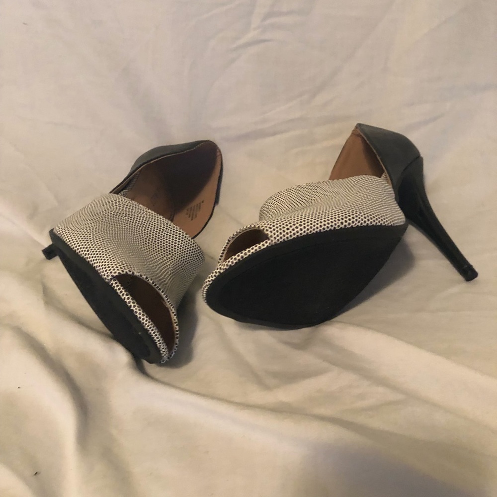 Heels - Picture 3 of 4